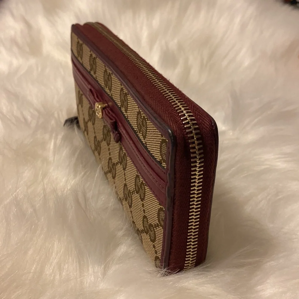 Authentic Gucci Long Zipper Wallet - Picture 6 of 10
